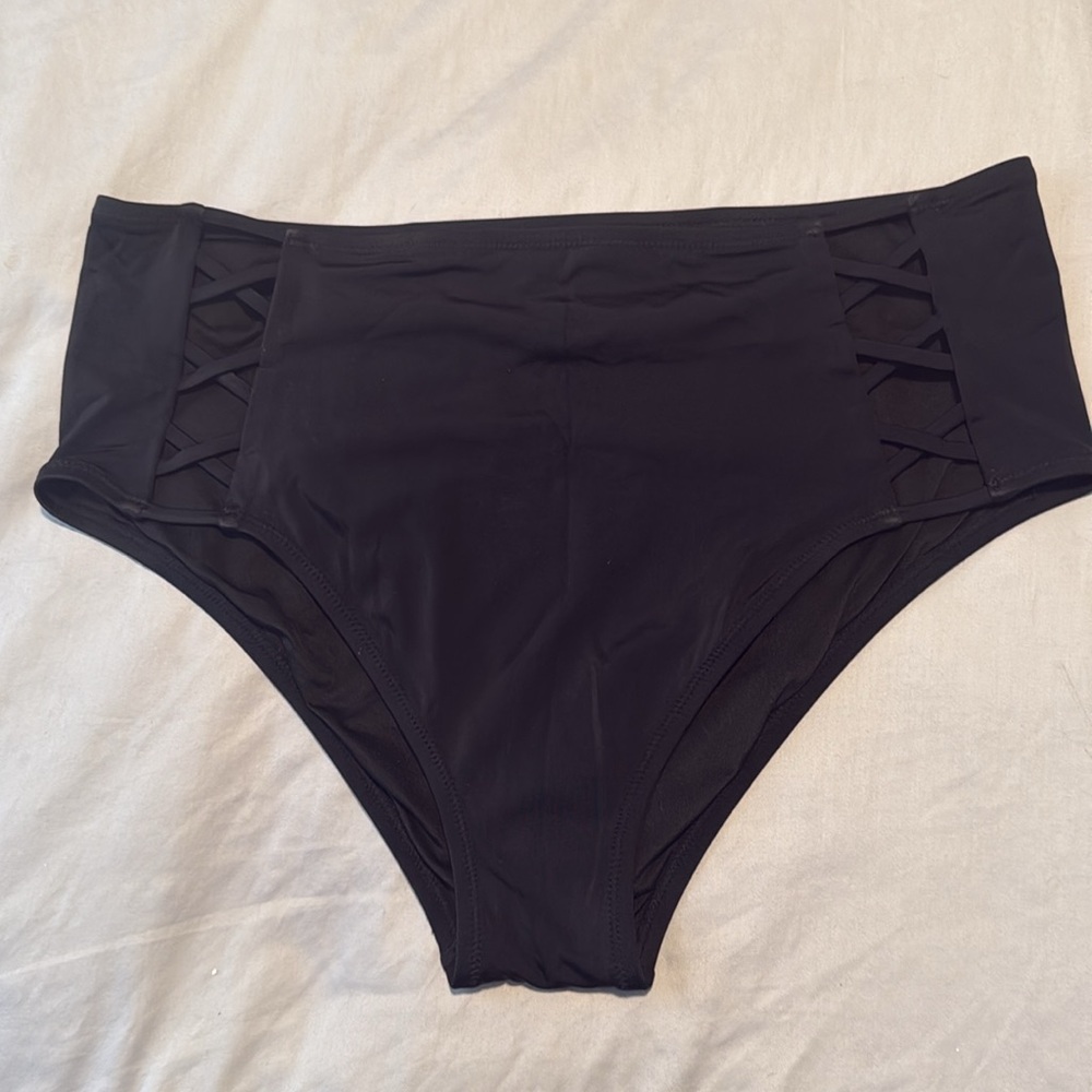 Shade & Shore high waisted bottoms